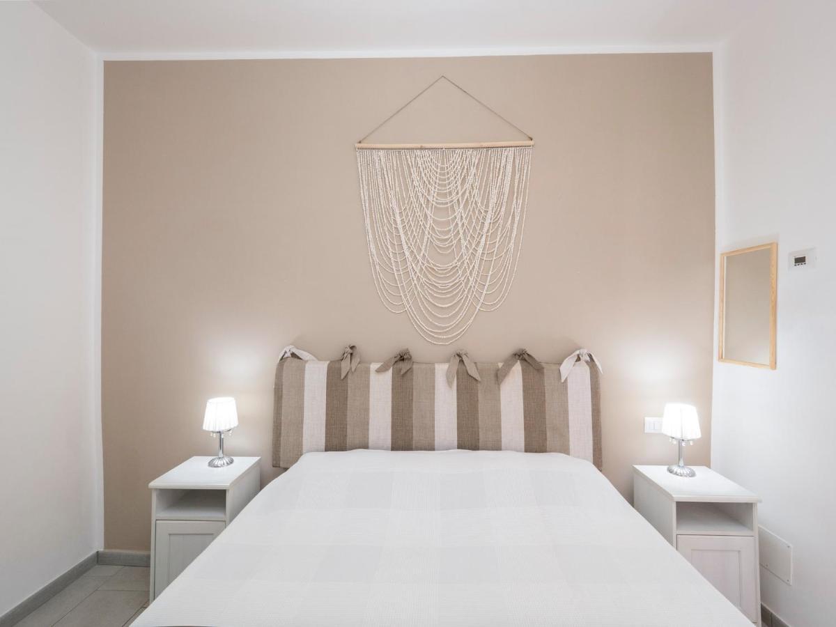 Luminoso Appartamento Sul Lago - Lake Court อันกุยลารา ซาบาเซีย ภายนอก รูปภาพ
